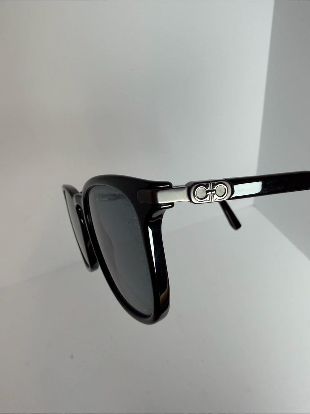 Salvatore Ferragamo SF881S Black Sunglasses with Prescription - Picture 3 of 9